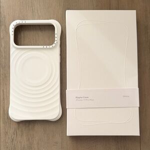 Casetify White Ripple iPhone17ProMax Case